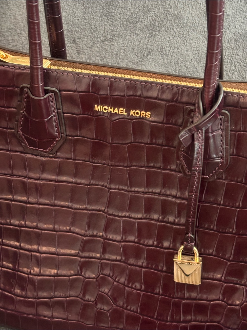 HOT DEAL!! NEW!Gorgeous Michael Kors Croc-Embossed Satchel in Burgundy with gold - Picture 2 of 14